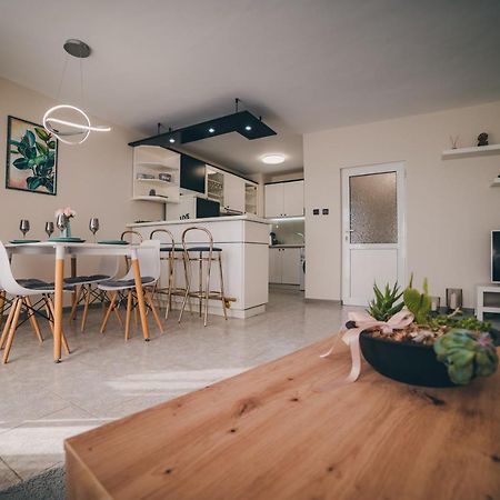 Unbeatable Location: New & Comfy Apartment Varna Extérieur photo